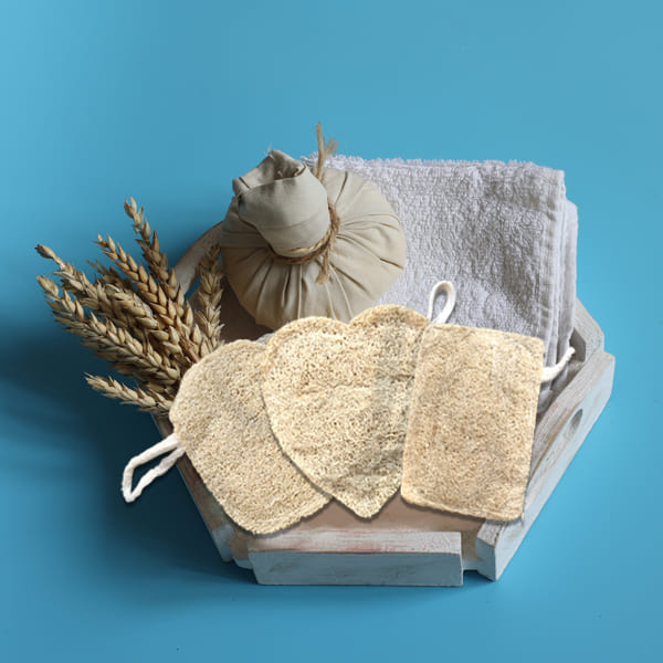Natural sun dried loofah